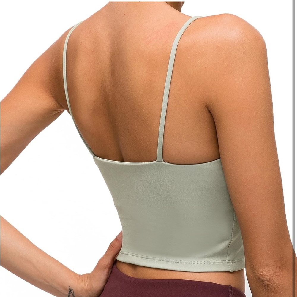 Cropped Workout Tank - Picture 5 of 5
